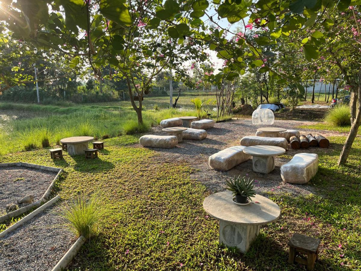 บ้าน Guh Uthai Thani Luaran gambar